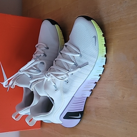 Nike Free Metcon 6 SE Training Shoes - Picture 2 of 10